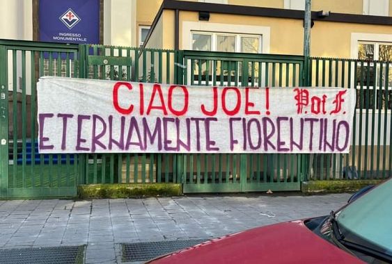 Uno striscione allo stadio Artemio Franchi