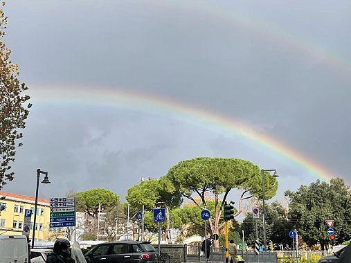 Il doppio arcobaleno nel cielo di Firenze