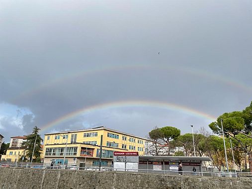 Il doppio arcobaleno nel cielo di Firenze